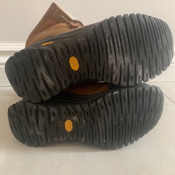 Ugg Winter Boots - Picture 6 of 9